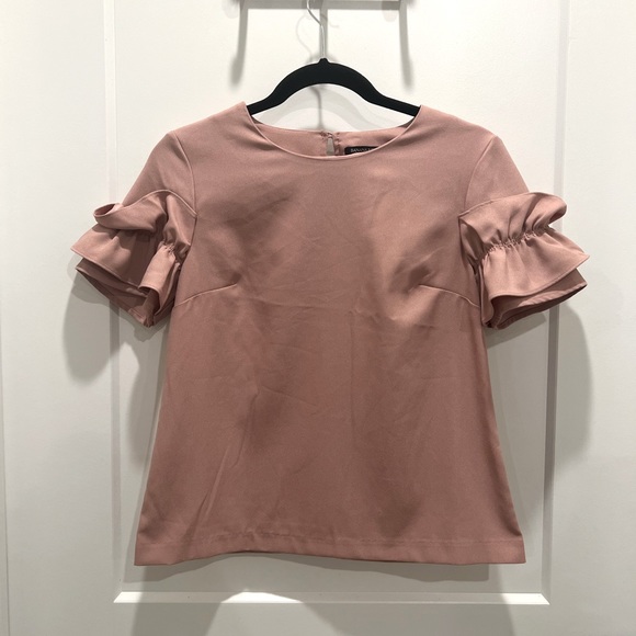 Banana Republic professional shirt/ blouse - soft pink/ mauve with ruffle sleeve - Picture 1 of 6